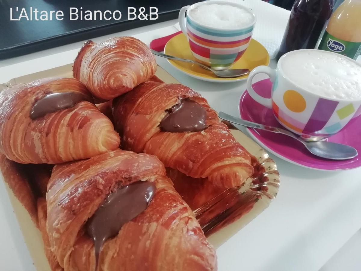 B&B L'Altare Bianco Весте Екстериор снимка